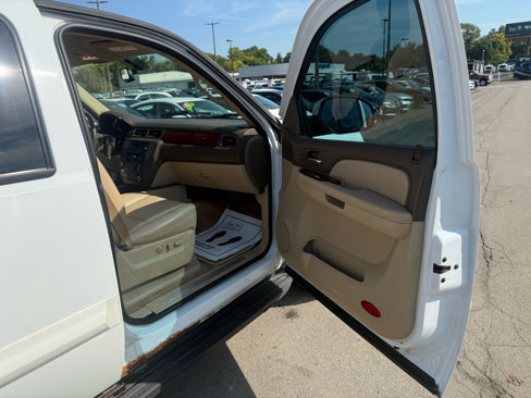 Used 2008 GMC Yukon SLT w/ SLT Preferred Equipment Group image 12