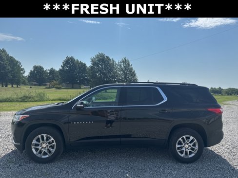 Used 2021 Chevrolet Traverse LT image 1