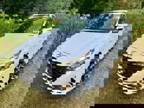 Used 2022 Hyundai Elantra Limited image 6