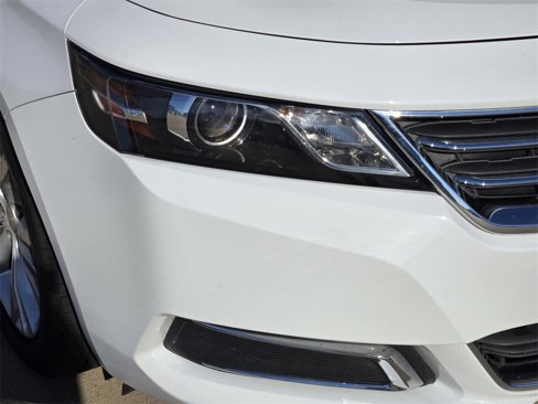 Used 2015 Chevrolet Impala LT w/ Convenience Package image 28