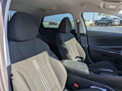 Used 2024 Hyundai Elantra SEL image 30