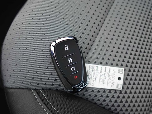 Used 2025 Chevrolet Trax LT w/ LT Convenience Package image 32