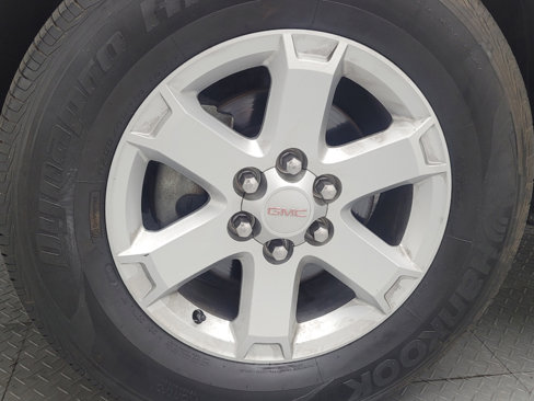 Used 2016 GMC Acadia SLE image 31