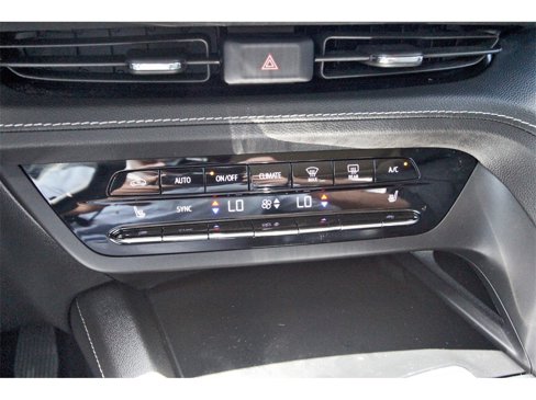 Used 2021 Buick Envision Essence w/ Technology Package I image 28