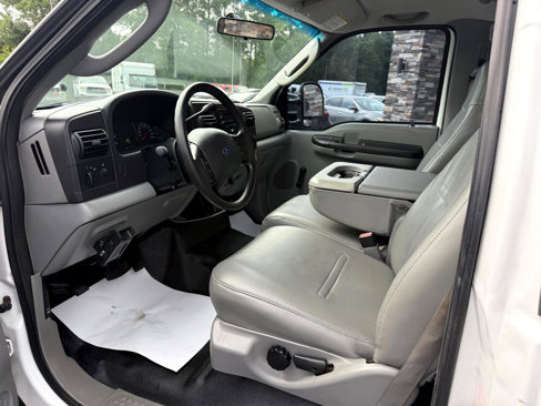 Used 2005 Ford F350 XL image 9