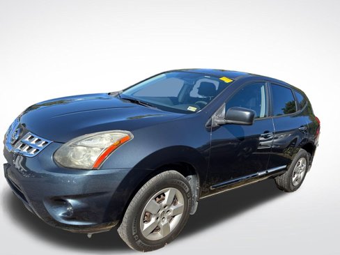 Used 2014 Nissan Rogue S image 2
