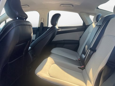Used 2019 Ford Fusion SE w/ Equipment Group 151A image 15