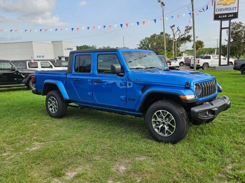 New 2025 Jeep Gladiator Sport image 2