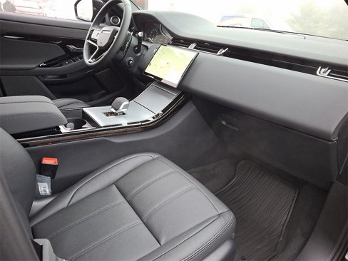 Used 2025 Land Rover Range Rover Evoque S image 4
