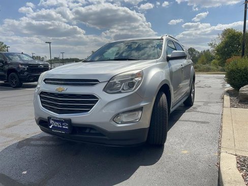 Used 2017 Chevrolet Equinox LT w/ Convenience Package image 3
