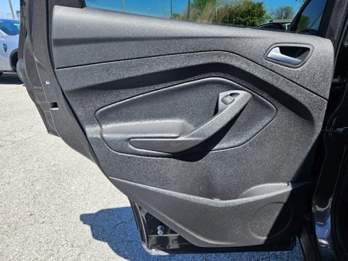 Used 2019 Ford Escape SEL image 17