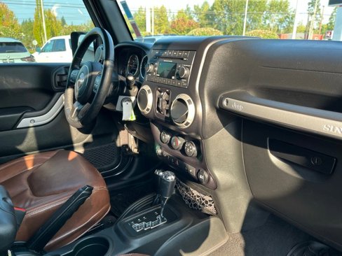 Used 2017 Jeep Wrangler Unlimited Rubicon w/ Max Tow Package image 26