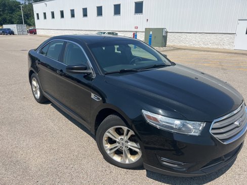 Used 2014 Ford Taurus SEL image 3