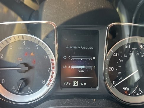 Used 2017 Nissan Titan SV image 8