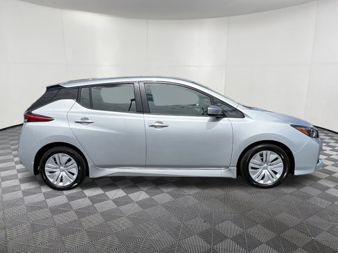 Used 2023 Nissan Leaf S image 7