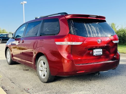 Used 2011 Toyota Sienna LE image 38