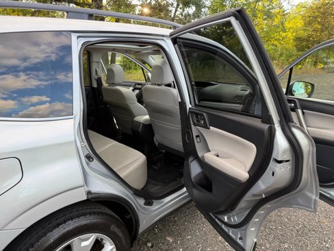 Used 2014 Subaru Forester 2.5i Touring image 16
