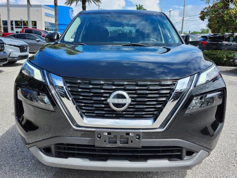 Used 2023 Nissan Rogue S image 2