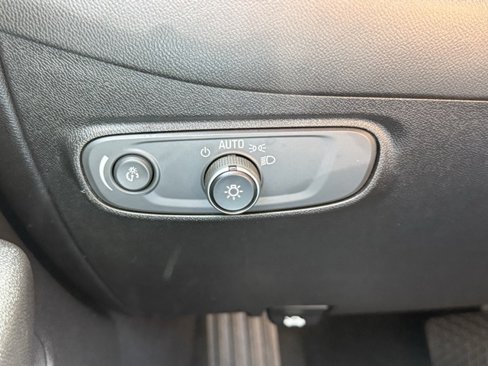 Used 2019 Chevrolet Equinox LT image 31