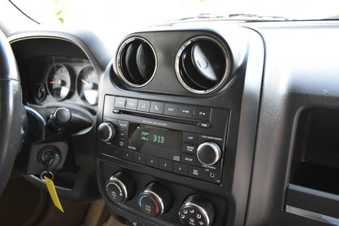Used 2014 Jeep Patriot Latitude w/ Sun/Sound Group image 24