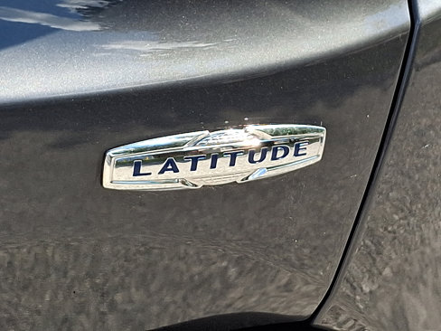 Used 2022 Jeep Renegade Latitude w/ Convenience Group image 32