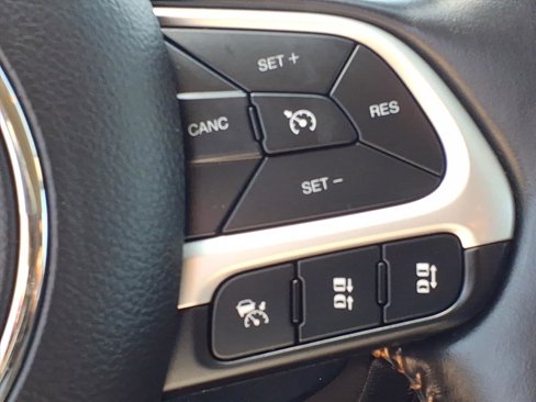 Used 2021 Jeep Compass Limited image 20