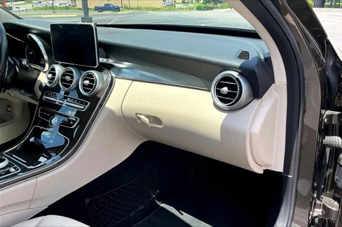Used 2015 Mercedes-Benz C 300 Sedan image 18