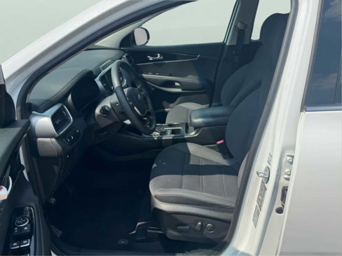 Used 2019 Kia Sorento LX image 9