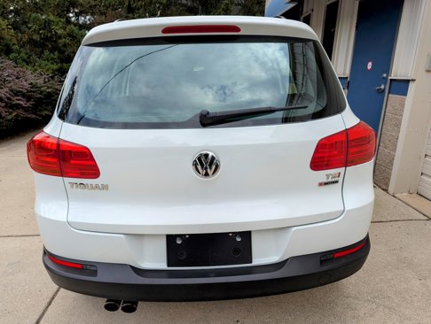 Used 2016 Volkswagen Tiguan S image 4