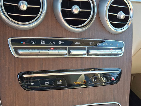 Used 2022 Mercedes-Benz GLC 300 4MATIC image 16