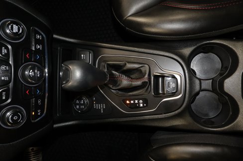 Used 2019 Jeep Cherokee Trailhawk image 14