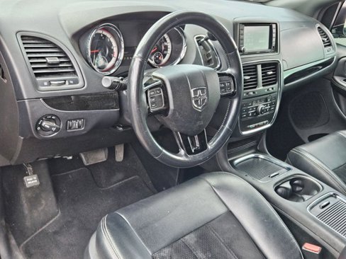 Used 2018 Dodge Grand Caravan SXT w/ Driver Convenience Group image 10