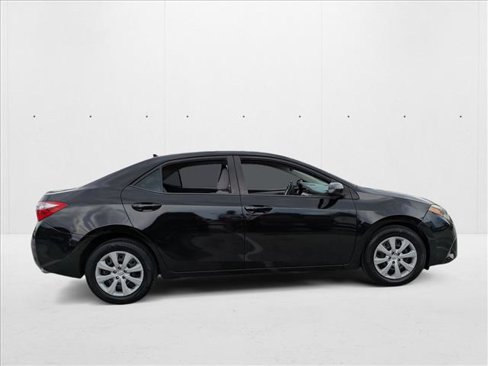 Used 2014 Toyota Corolla LE image 4