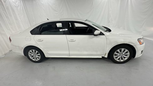 Used 2013 Volkswagen Passat 2.5 S image 2
