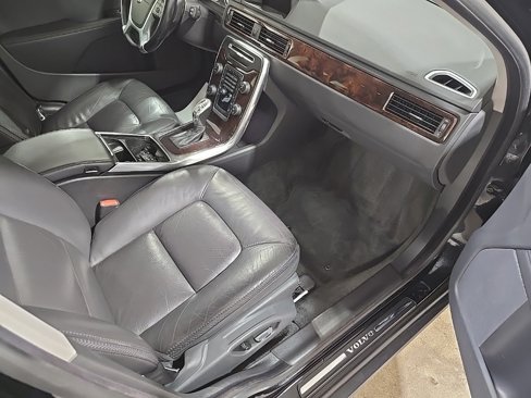 Used 2013 Volvo XC70 3.2 image 22