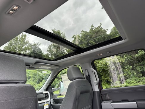 New 2025 Ford F350 XLT w/ Black Appearance Package image 48