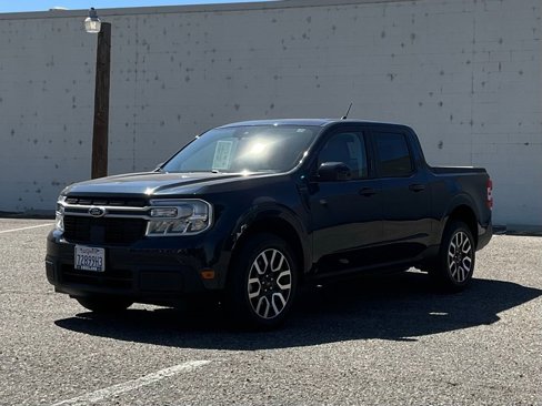 Used 2022 Ford Maverick Lariat w/ Lariat Luxury Package image 2