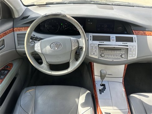 Used 2007 Toyota Avalon XLS image 10