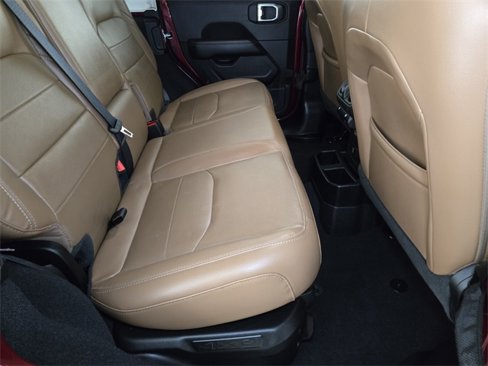 Used 2022 Jeep Wrangler Unlimited Sahara w/ Cold Weather Group image 17