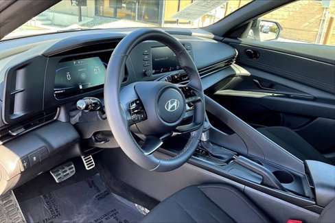 Certified 2025 Hyundai Elantra Sport image 9
