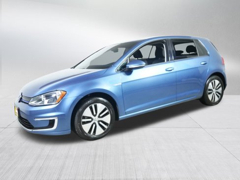 Used 2016 Volkswagen e-Golf SE w/ DC Fast Charging Package image 3