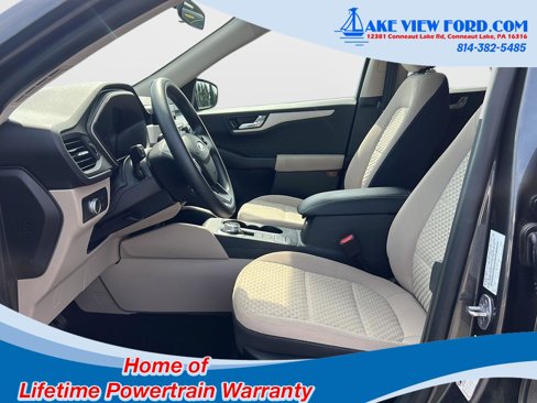 Used 2020 Ford Escape SE image 16