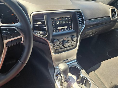 Used 2021 Jeep Grand Cherokee Laredo image 19