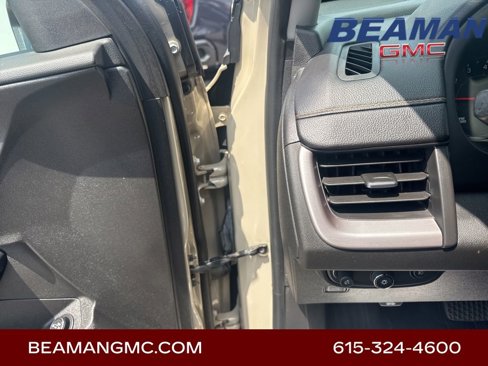 Used 2022 GMC Terrain AT4 w/ Infotainment Package II image 13
