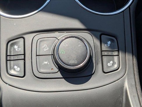 Used 2024 GMC Terrain SLT image 16