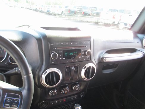 Used 2015 Jeep Wrangler Sahara w/ Connectivity Group image 18