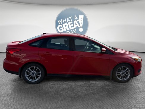 Used 2015 Ford Focus SE image 2