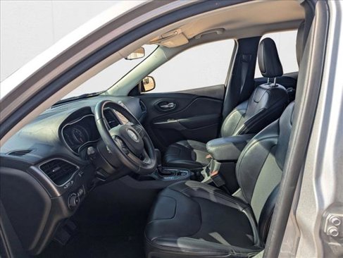 Used 2019 Jeep Cherokee Latitude Plus image 10