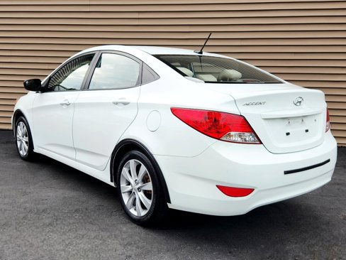Used 2014 Hyundai Accent GLS w/ Option Group 2 image 3