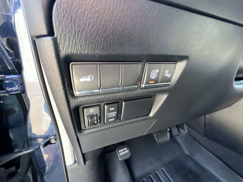 Used 2015 INFINITI QX80 Luxe w/ 22" Wheel Package image 17